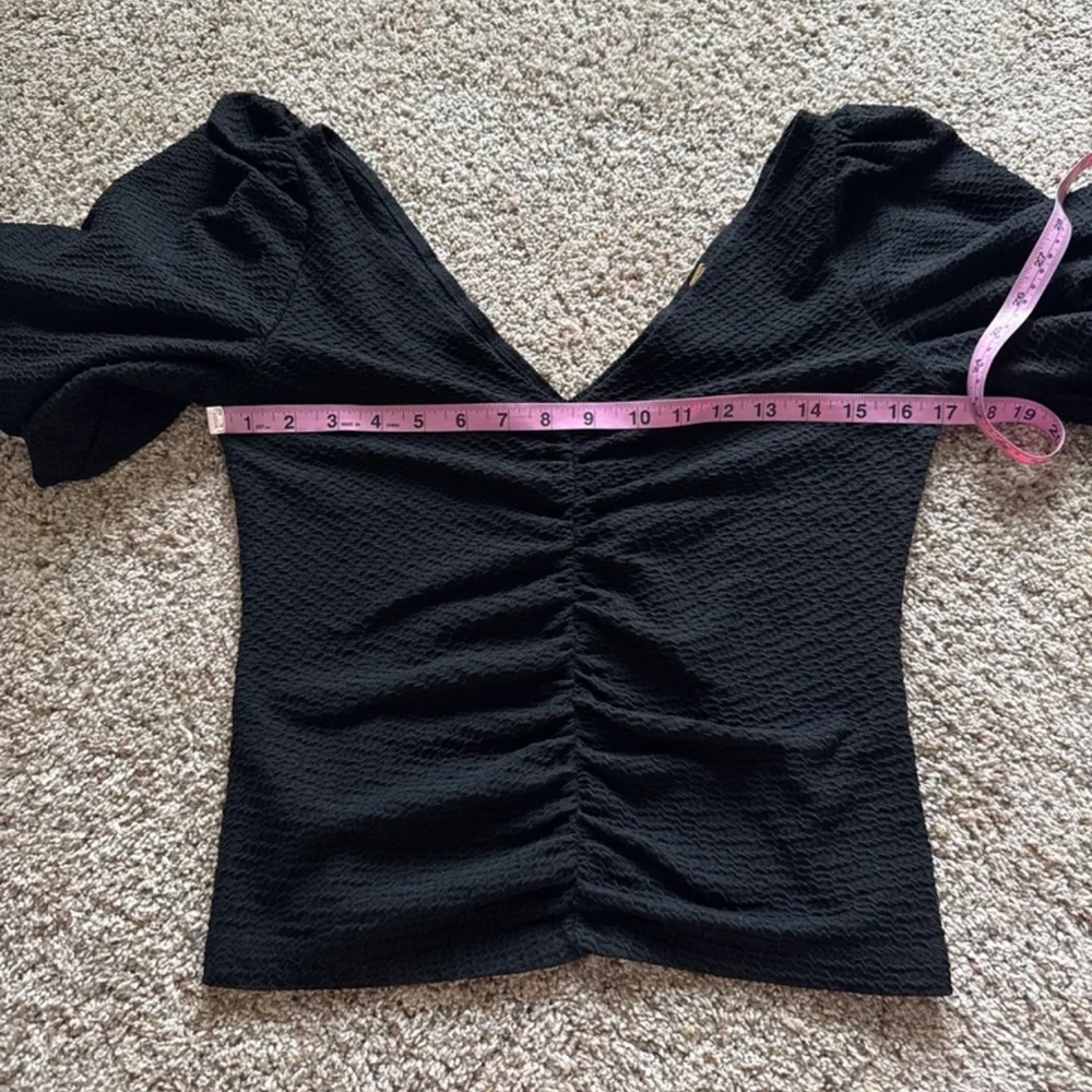 Free People Cupcake Ruched Puff Sleeve Top in Black size Medium - Picture 11 of 12